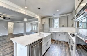 Kitchen Cabinet Design Elevated with Countertop & Hardware Pairings (Shaker White Cabinets)
